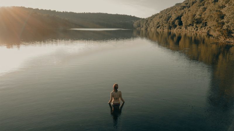 Κολύμβηση σε εξωτερικό χώρο ως εναλλακτική θεραπεία για την κατάθλιψη