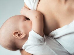 breastfeedingbaby1111-1