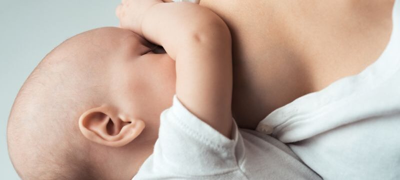 breastfeedingbaby1111-1