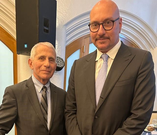 Συνάντηση Φάουτσι – Ζαούτη στις ΗΠΑ: Μήνυμα για κοινό μέτωπο σε ενδεχόμενη πανδημία στο μέλλον