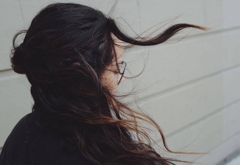 Η πιτυρίδα δεν αποτελεί μόνο αισθητικό πρόβλημα αλλά και υγείας