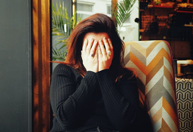 Xρόνιος πόνος: Ξεπερνά τις διαγνώσεις κατάθλιψης και διαβήτη