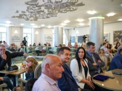 EKE 31-5 (79 of 103)[2305843009263071645]