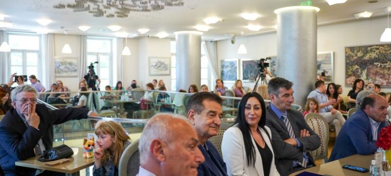 EKE 31-5 (79 of 103)[2305843009263071645]