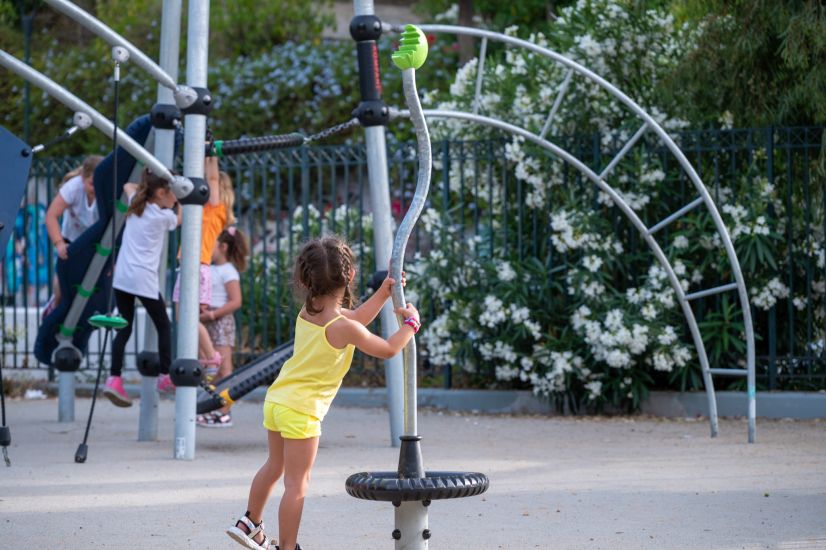 Δήμος Αθηναίων: Η παιδική χαρά στον Νέο Κόσμο  που άλλαξε ριζικά όψη