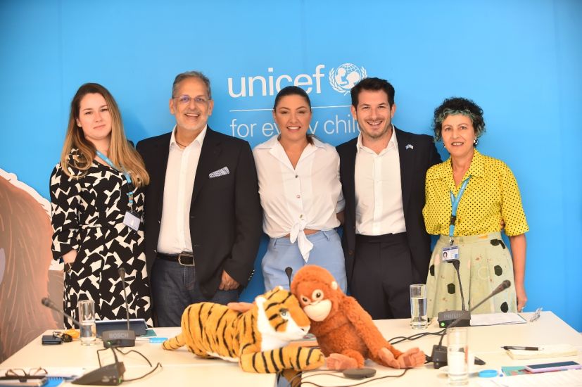 Έλενα Παπαρίζου και Γιώργος Περρής μαζί για την προώθηση της Αναδοχής στην Ελλάδα