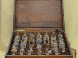 ΦΑΡΜΑΚΕΙΟ ΠΟΛΕΜΙΚΟΥ ΠΛΟΙΟΥ