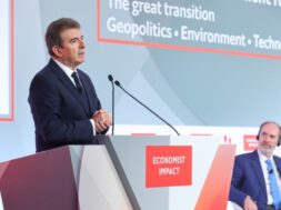 Μιχάλης Χρυσοχοΐδης_Economist