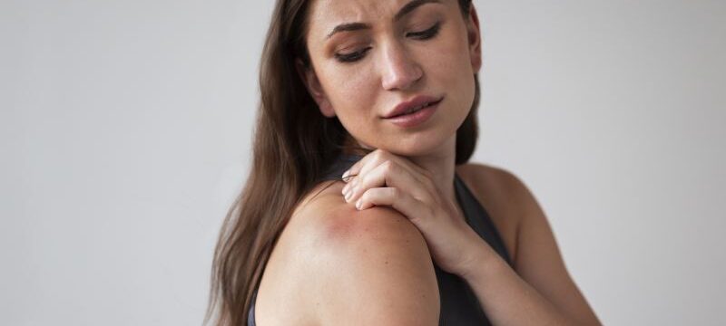 woman-suffering-from-rash (1)