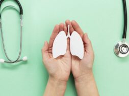 hands-with-lungs-shape