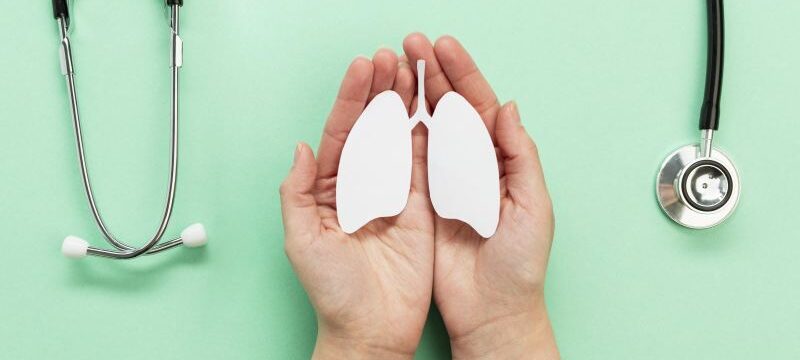 hands-with-lungs-shape