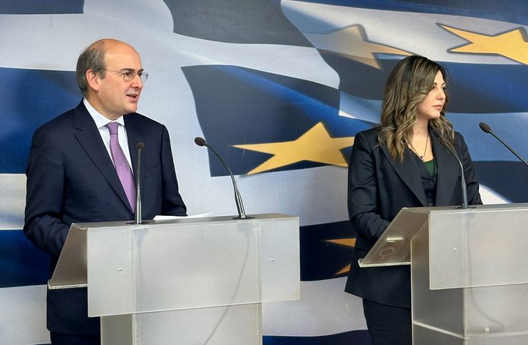 Μέτρα στήριξης των νέων οικογενειών με αύξηση του επιδόματος γέννησης