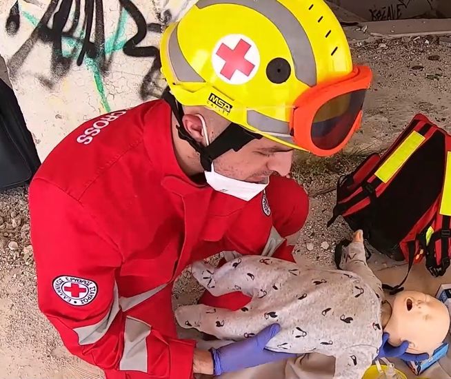 Επιδείξεις πρώτων βοηθειών στο Σύνταγμα από τον Ε.Ε.Σ.