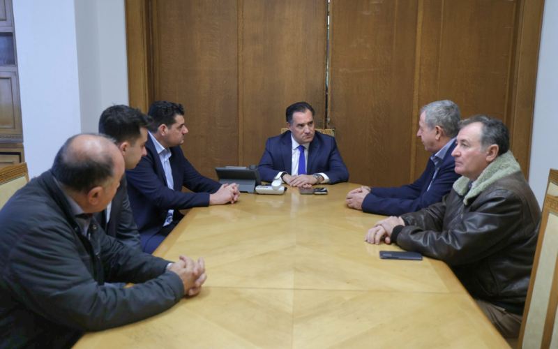 Άδωνις Γεωργιάδης: «Δίνουμε τρίμηνη παράταση στις εργαζόμενες με Συμβάσεις Ορισμένου Χρόνου καθαρίστριες στα νοσοκομεία»