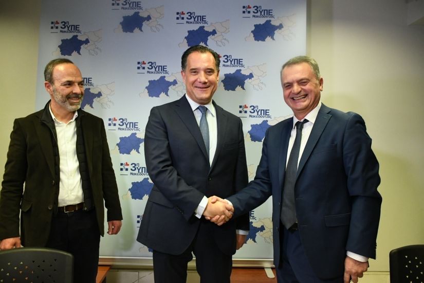 Υπογραφή συμβάσεων για την αναβάθμιση των υποδομών 9 Κέντρων Υγείας και για την προσθήκη νέας πτέρυγας Μονάδας Βραχείας Νοσηλείας της Κλινικής Παθολογικής Ογκολογίας του Α.Π.Θ., στην 3η Υ.ΠΕ Μακεδονίας