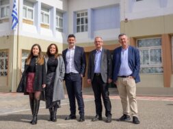 Pharmathen_Παράδοση Εξοπλισμού 3ο Γυμνάσιο Γέρακα (1)