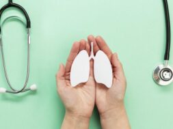 hands-with-lungs-shape(1)