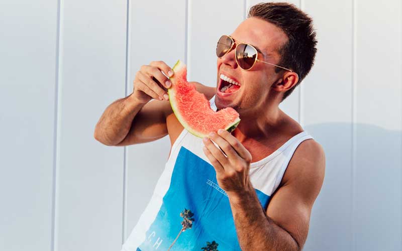 Πώς να δροσιστείτε χωρίς να ανοίξετε το κλιματιστικό