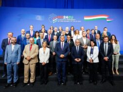 ad938f33-e6b0-4a0d-af21-ccdc5421eb4e