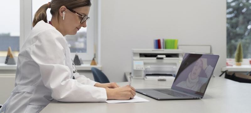 doctor-teleconsulting-patient-laptop