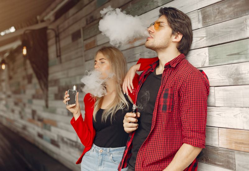 Η Αλήθεια για το Ηλεκτρονικό Τσιγάρο – Πόσο Αθώο Είναι το Άτμισμα;