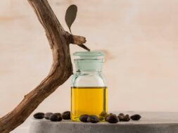 arrangement-jojoba-oil-bottle_23-2149022424