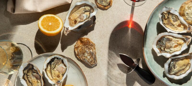 still-life-with-oysters-ready-eat_52683-109097