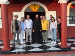 Φωτογραφία 1_Ωνάσειο_Ομάδα ΩΝ_Επίσκοπος Τολιάρας_Νότιας Μαδαγασκάρης