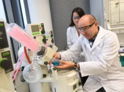 220202095816_cancer-lab