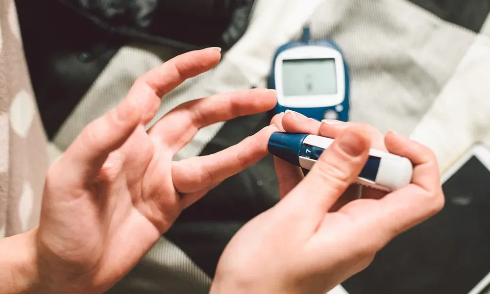 Αντιδράσεις για διαγωνισμό ΟΑΥ: «Τα CGM δεν είναι πολυτέλεια, αλλά ανάγκη»