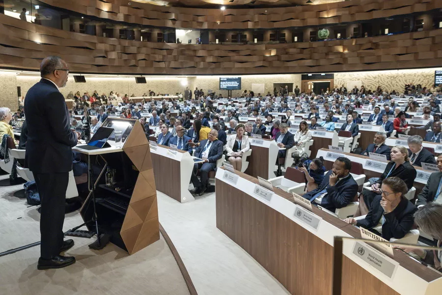 Ο ΠΟΥ διαψεύδει τους ισχυρισμούς Τραμπ για παρακεταμόλη και εμβόλια