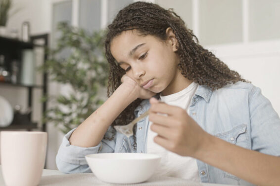 Signs-of-an-eating-disorder-HN2966-iStock-1341439091-Cover-Sized