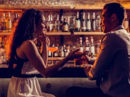 all-best-couples-meet-in-bars