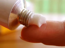 1800ss_getty_rf_tube_of_medicated_cream