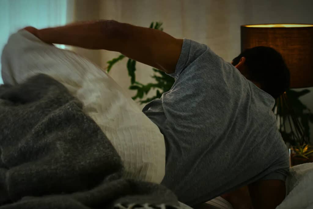 Νυκτουρία: Γιατί ξυπνάμε τη νύχτα για τουαλέτα και πώς να το αντιμετωπίσουμε