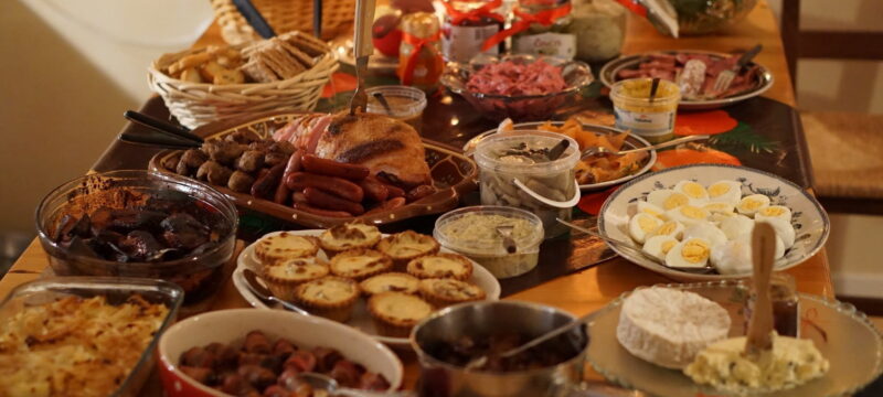 christmas-dinner-buffet-fest-christmas-60f39423c82c0eee9cb2221797b54833