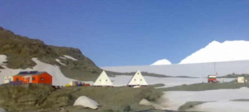 BULGARIAN-ANTARCTIC-BASE-Livingston-Isl-SOUTH-SHETLAND