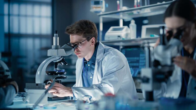 35.000 ασθενείς πιο κοντά σε καινοτόμες θεραπείες μέσω κλινικών μελετών