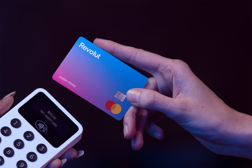 Έρευνα Revolut: 1 στους 4 Έλληνες σχεδιάζει τις αγορές ομορφιάς και ευεξίας