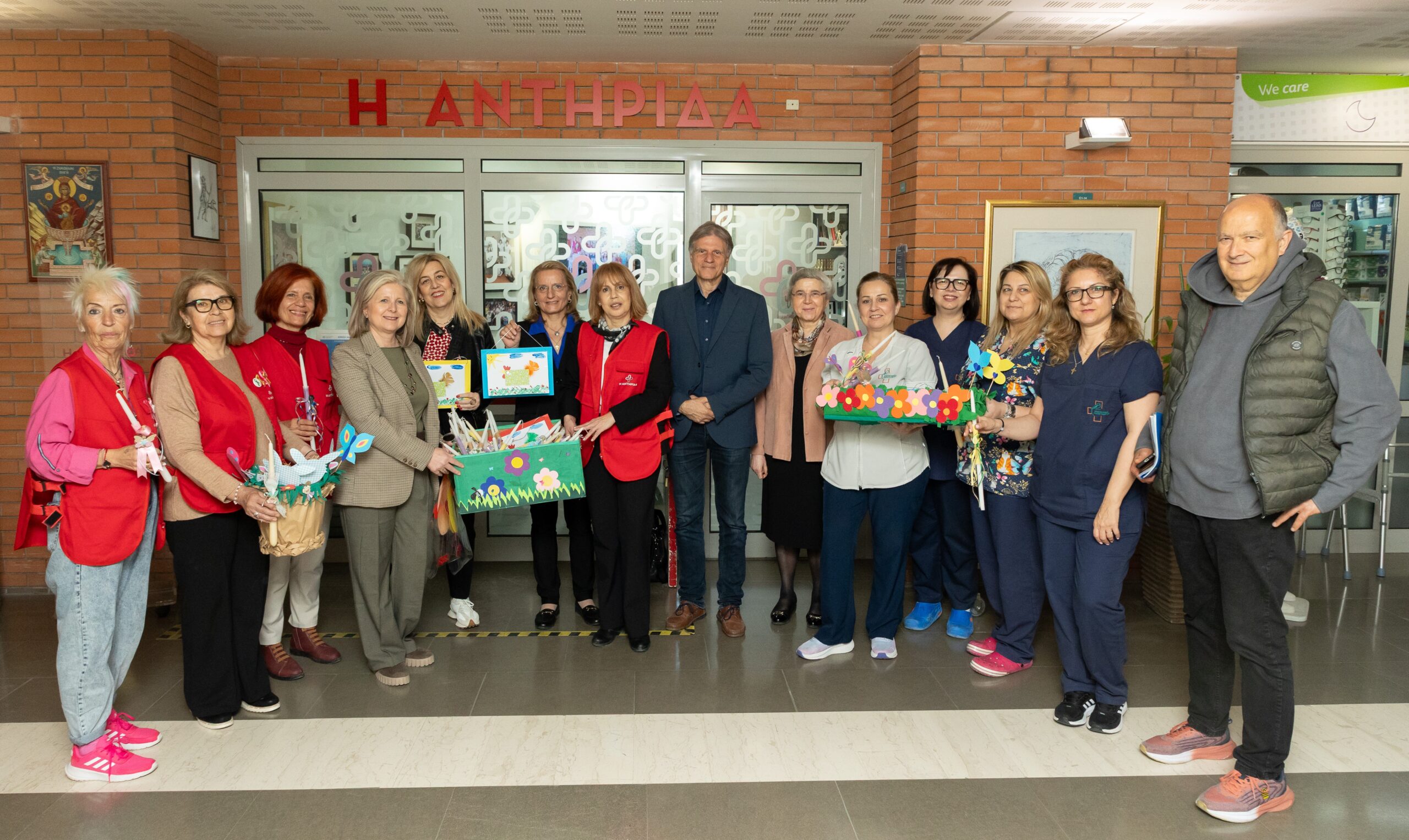 Πάσχα με ευχές, χειροτεχνίες και λαμπάδες για τους μικρούς ασθενείς