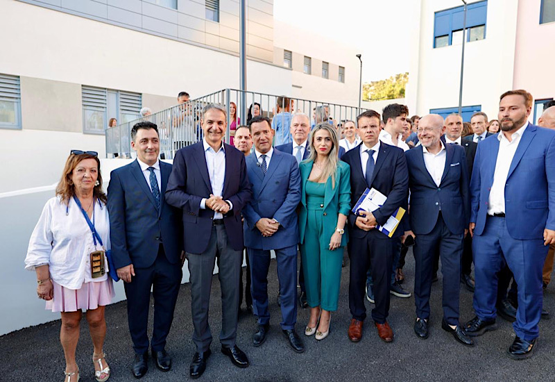 Ο Κυριάκος Μητσοτάκης στα εγκαίνια του νέου Κέντρου Θεραπειών στο Παπανικολάου