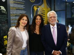 ΑΠΟ ΑΡΙΣΤΕΡΑ – Δρ. Άννα Παπαγεωργίου κα Μυρτώ Μαυρολέων Δρ Γεώργιοσ Χρούσος (002)
